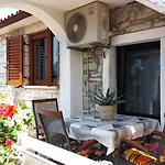 Mara House With Vendégház Murine