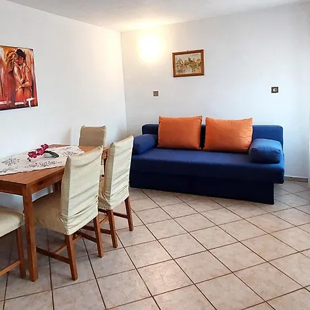 Mara House With Murine