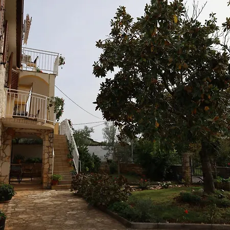Mara House With 3*