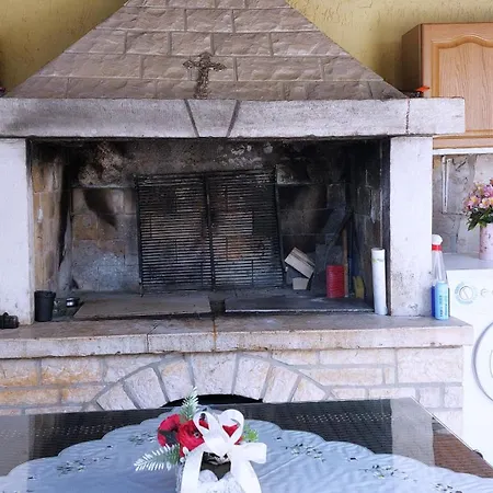 Mara House With Maison d'hôtes Murine