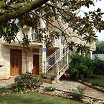 Mara House With Гостевой дом 3*