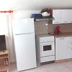 Mara House With Гостевой дом