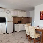 Mara House With Гостевой дом 3*