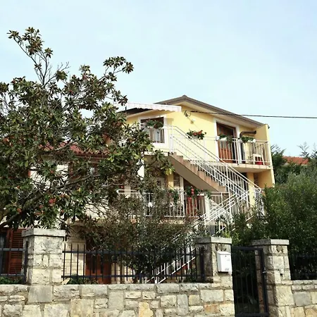 Guest house Mara House With