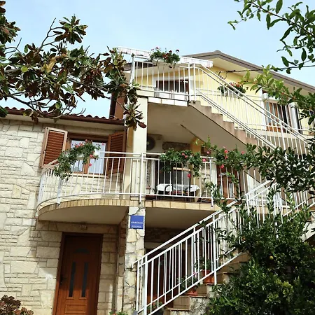 Mara House With Gostinjska kuća 3*