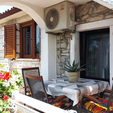 Mara House With Guest house Murine
