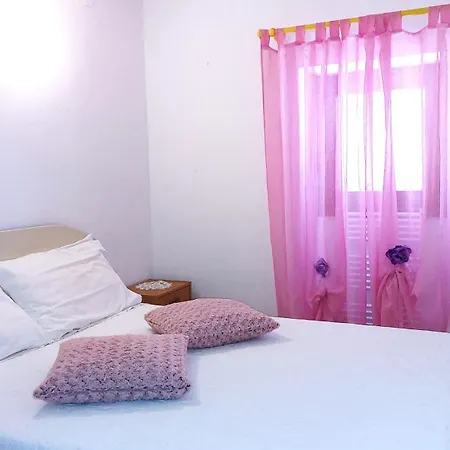 Guest house Mara House With Murine