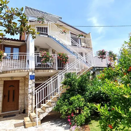 Guest house Mara House With 3*