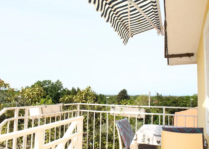 Gostinjska kuća Mara House With Murine