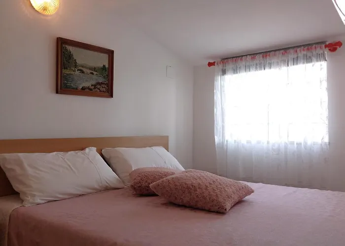 Mara House With Gostinjska kuća 3*