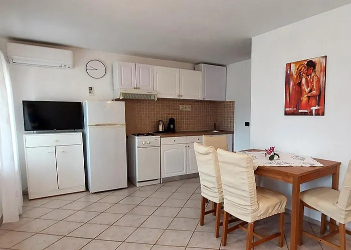 Mara House With Gostinjska kuća 3*