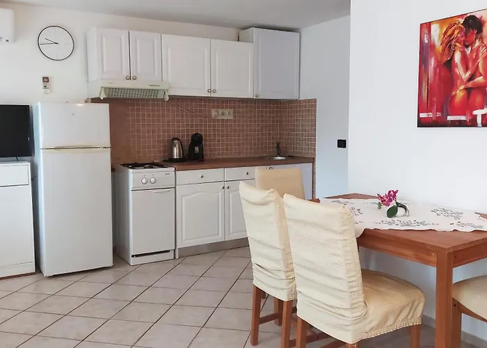 Gostinjska kuća Mara House With 3*