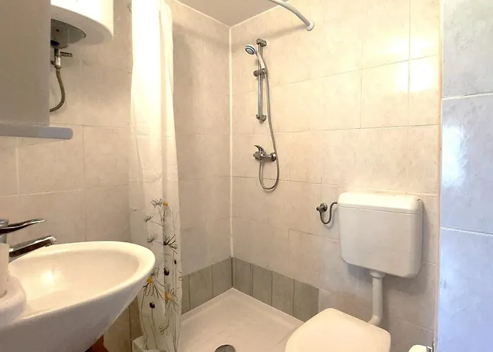 Mara House With Gostinjska kuća Murine